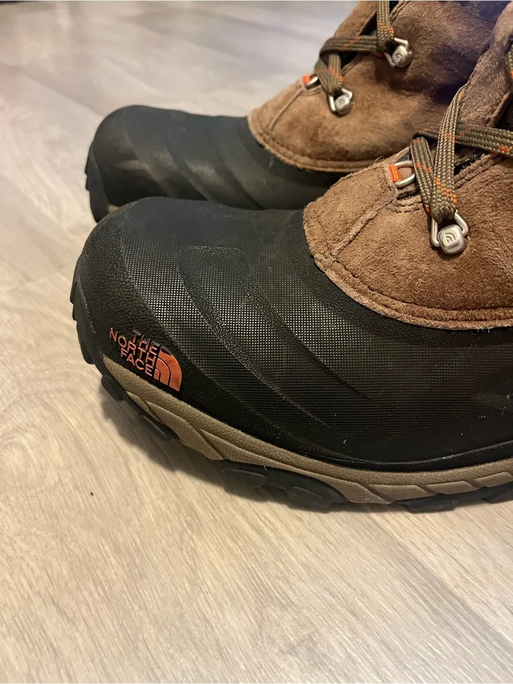 The North Face‎ Brown and Black Waterproof Men's Hiking Boots Outdoor Adventure